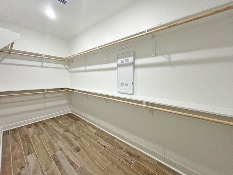 Spacious, unfurnished interior of a new home in Natureview, Freeport (Image 22).