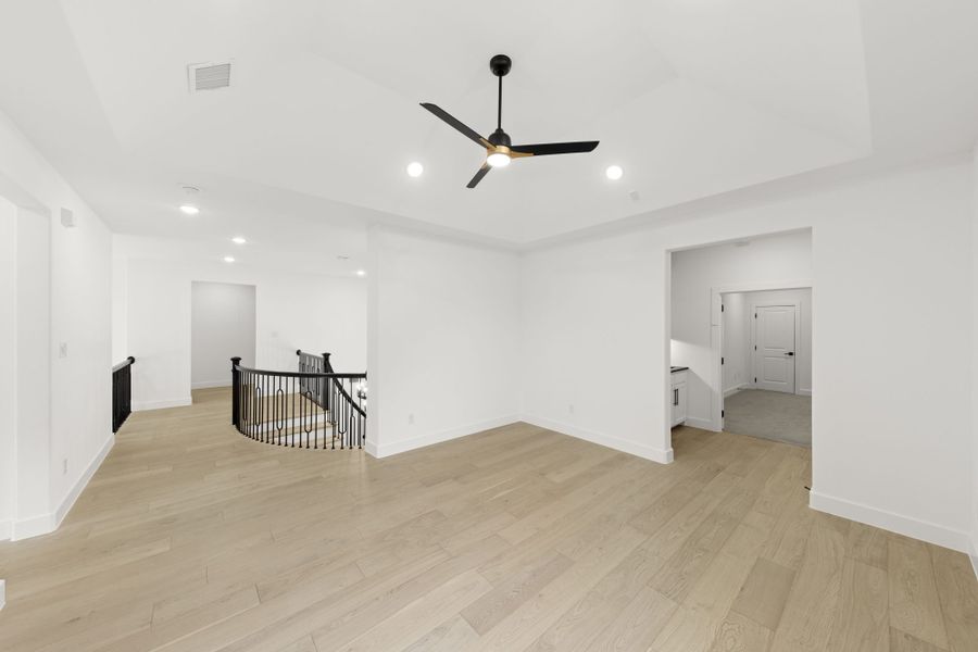 Representative unfurnished interior of a home built from the 7061 by Tradition Homes in Mustang Lakes, McKinney (Image 26).