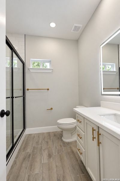 Furnished interior view inside a new home in , Eagle Pass (Image 4).