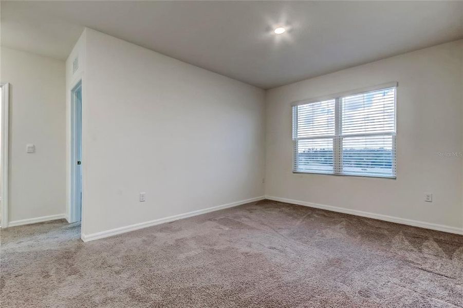 Spacious, unfurnished interior of a new home in Lakes at Laurel Highlands, Lakeland (Image 55).