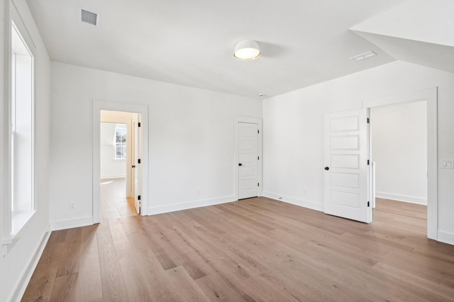 Spacious, unfurnished interior of a new home in , Johns Island (Image 47).