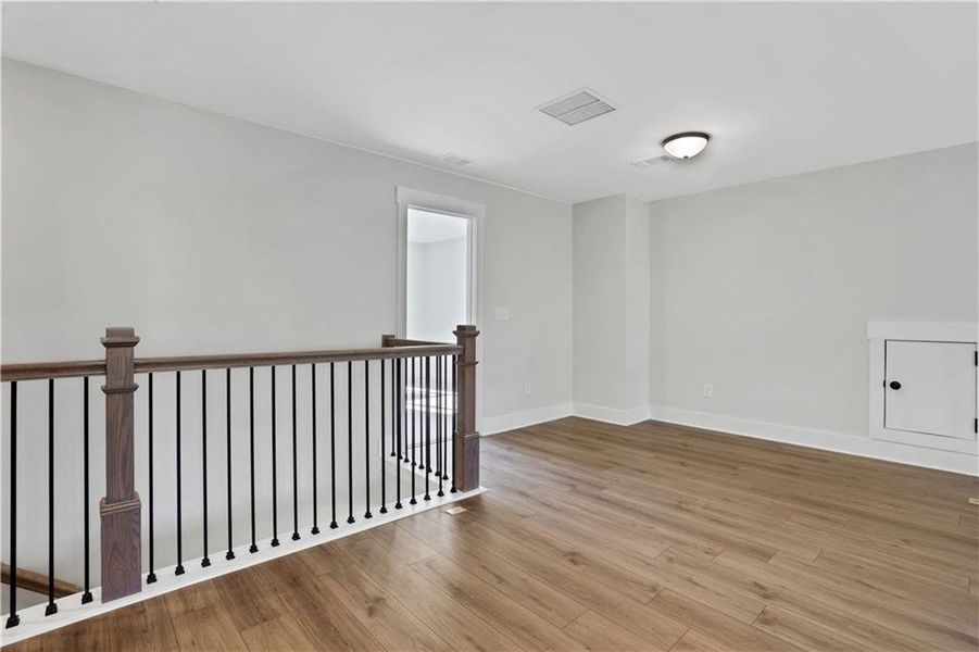 Spacious, unfurnished interior of a new home in Cambridge, Flowery Branch (Image 18).