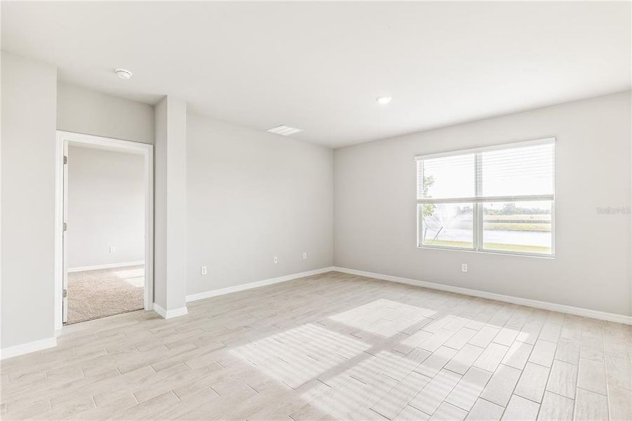 Spacious, unfurnished interior of a new home in Seagrass, Punta Gorda (Image 20).
