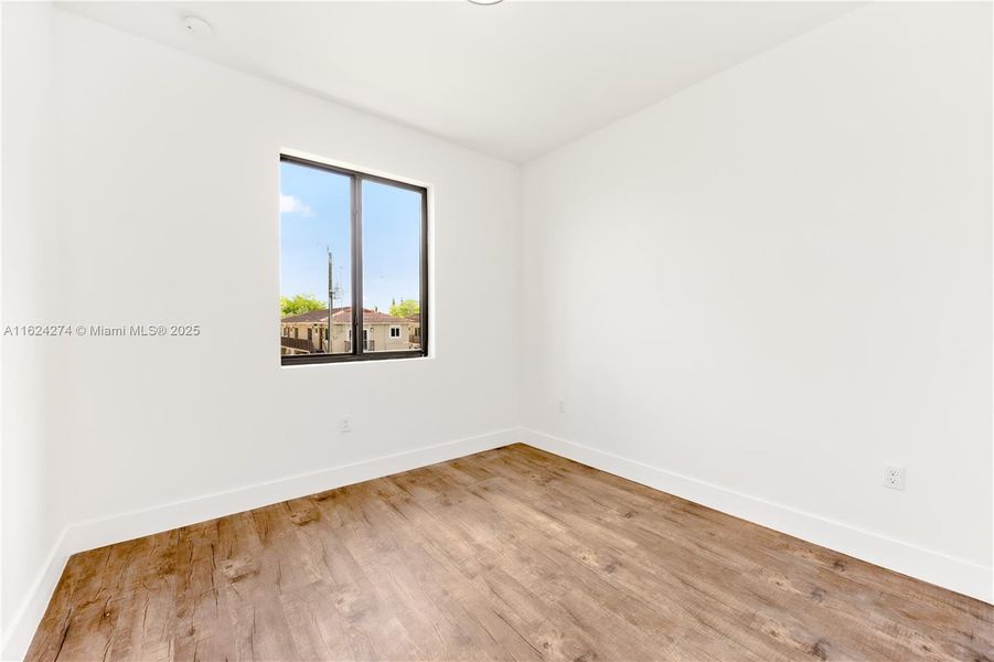 Spacious, unfurnished interior of a new home in , Florida City (Image 37).