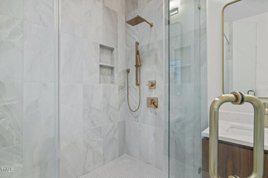 33-web-or-mls-5Z8A9902