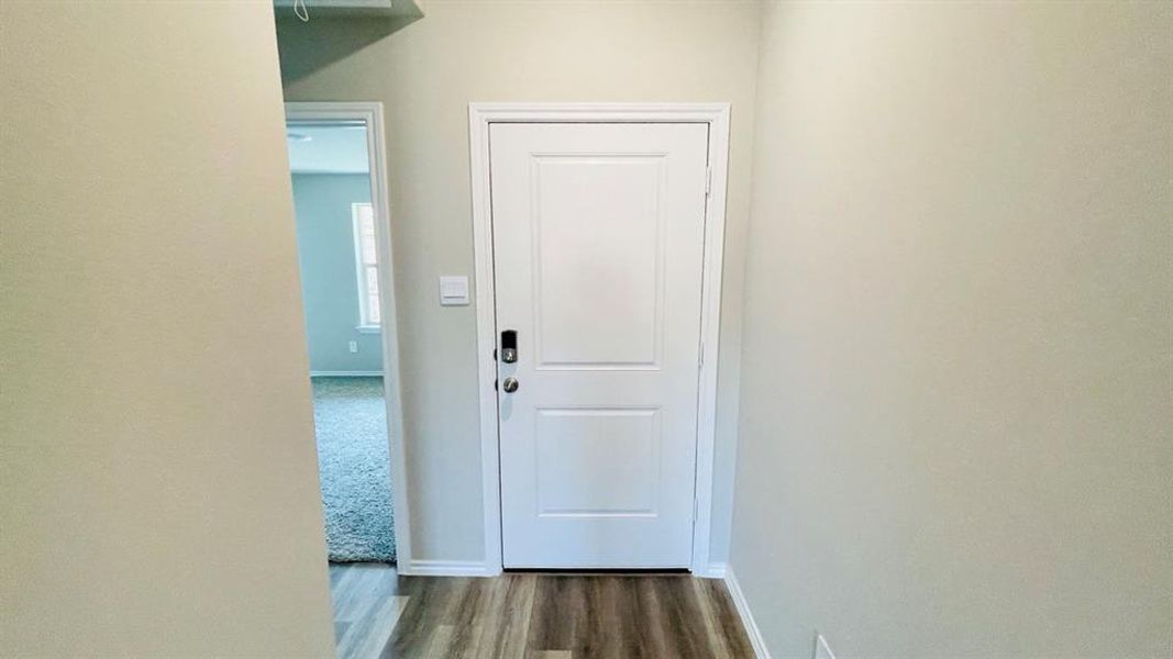 Spacious, unfurnished interior of a new home in Sunnycreek, Fort Worth (Image 17).