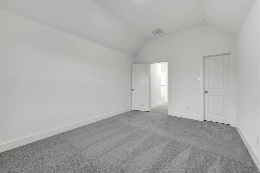 Spacious, unfurnished interior of a new home in Lilyana, Celina (Image 35).
