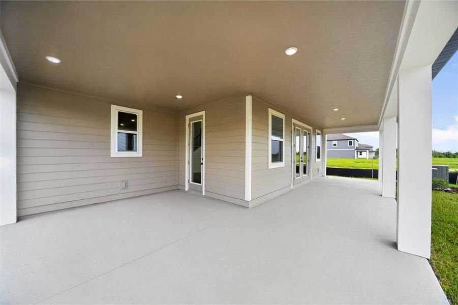 Exterior details and patio area of a home in Trailside, Mount Dora (Image 19).