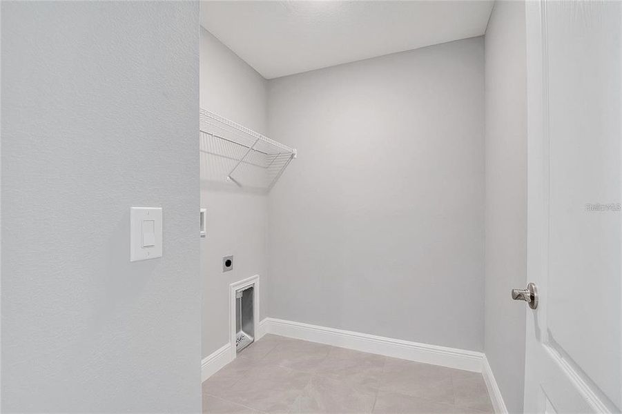Spacious, unfurnished interior of a new home in , Kissimmee (Image 17).