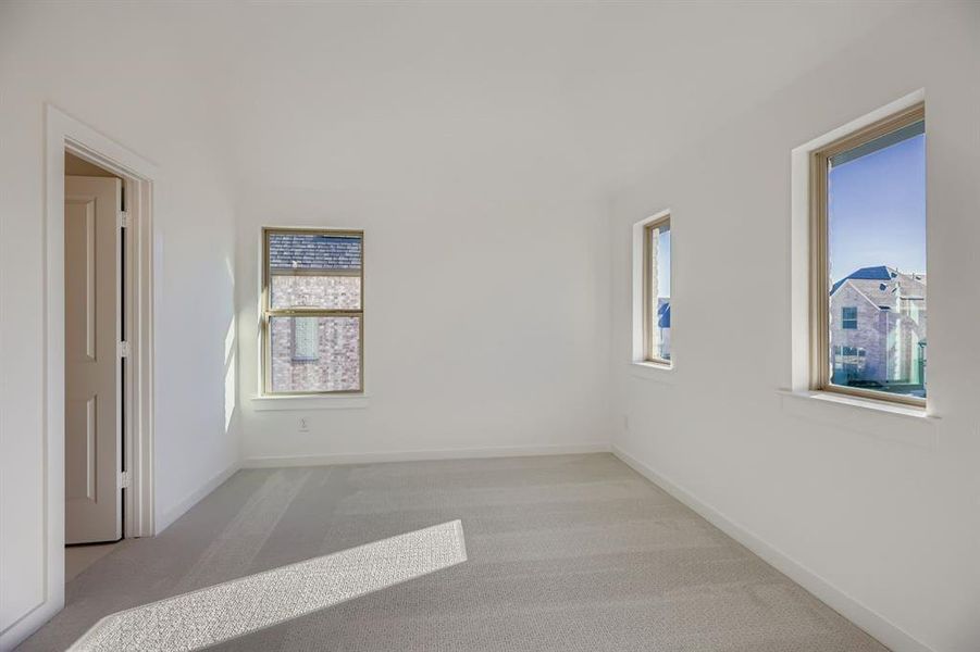 Spacious, unfurnished interior of a new home in Mosaic 40s, Celina (Image 25).