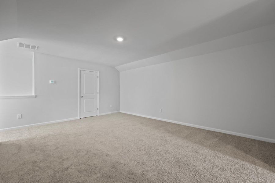 Spacious, unfurnished interior of a new home in Sheep Island, Summerville (Image 32).