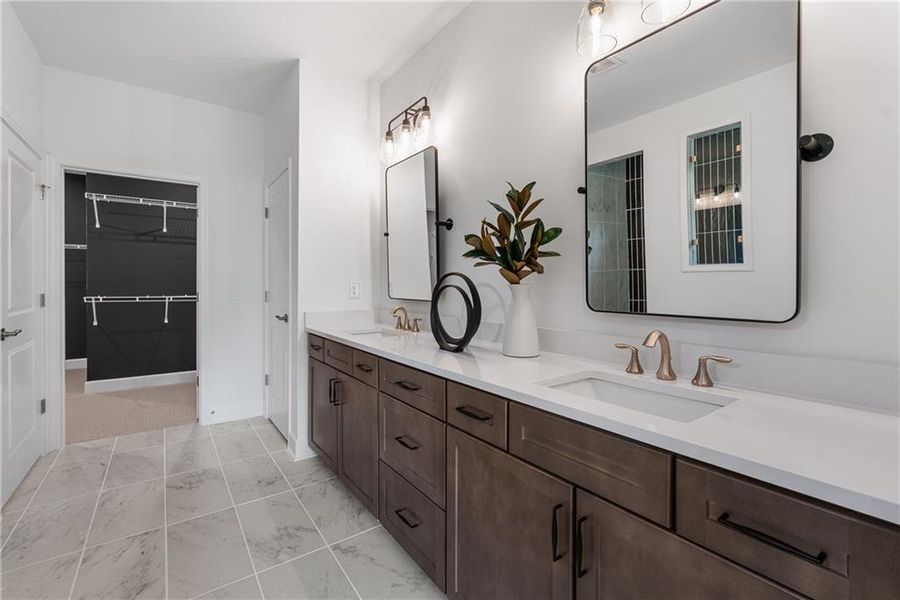 Furnished interior view inside a new home in Del Webb at Lake Oconee, Greensboro (Image 10).