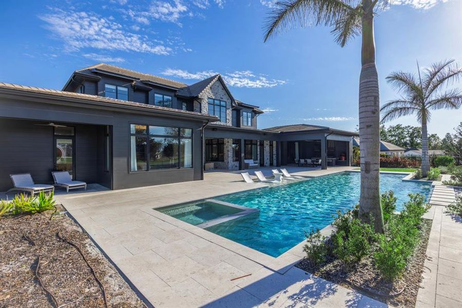 Exterior details and patio area of a home in , Orlando (Image 4).
