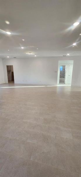Spacious, unfurnished interior of a new home in , Mesquite (Image 5).
