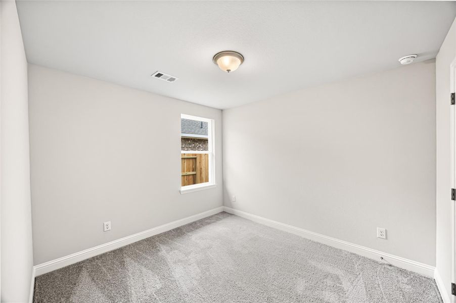 *Representative photo. Colors and features may differ* *Representative photo. Colors and features may differ*