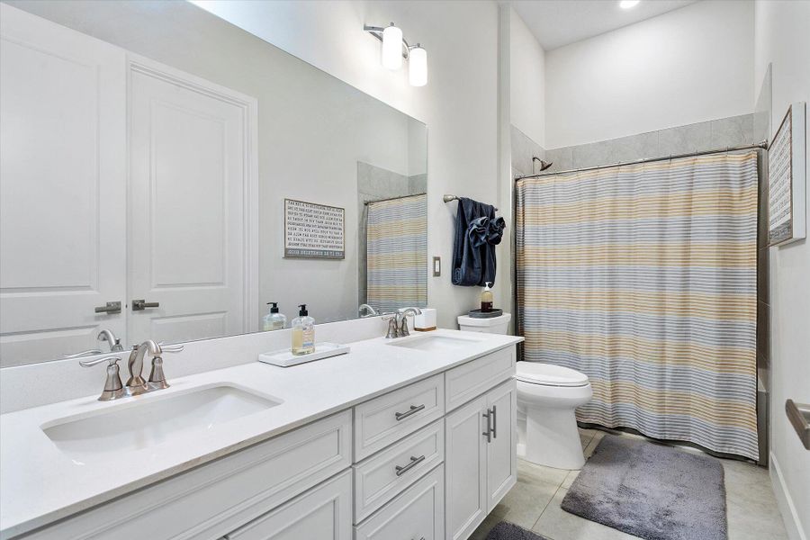 28-8318 W Blue Spring Dr_028