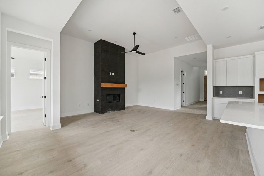 4 web or mls San Saba Dr S2412 004