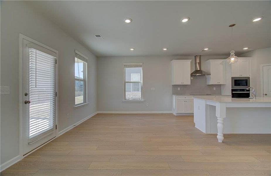 Spacious, unfurnished interior of a new home in Adagio, Dacula (Image 20).
