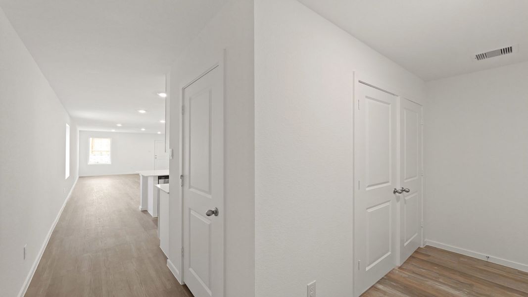 Representative unfurnished interior of a home built from the Plan by D.R. Horton in Lexington Heights, Willis (Image 13).