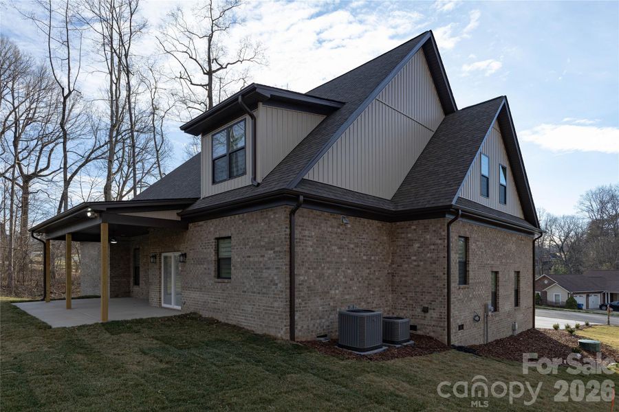 Image 36 of a home in .