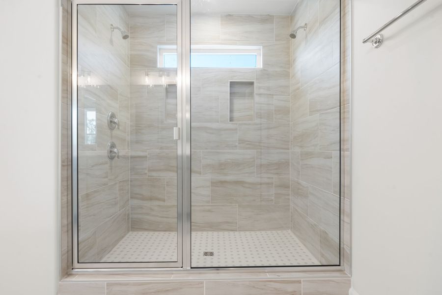 Representative interior finishes for a home built from the The Gwinnett by Smith Family Homes in Settlers Hammock, Kingsland (Image 13).