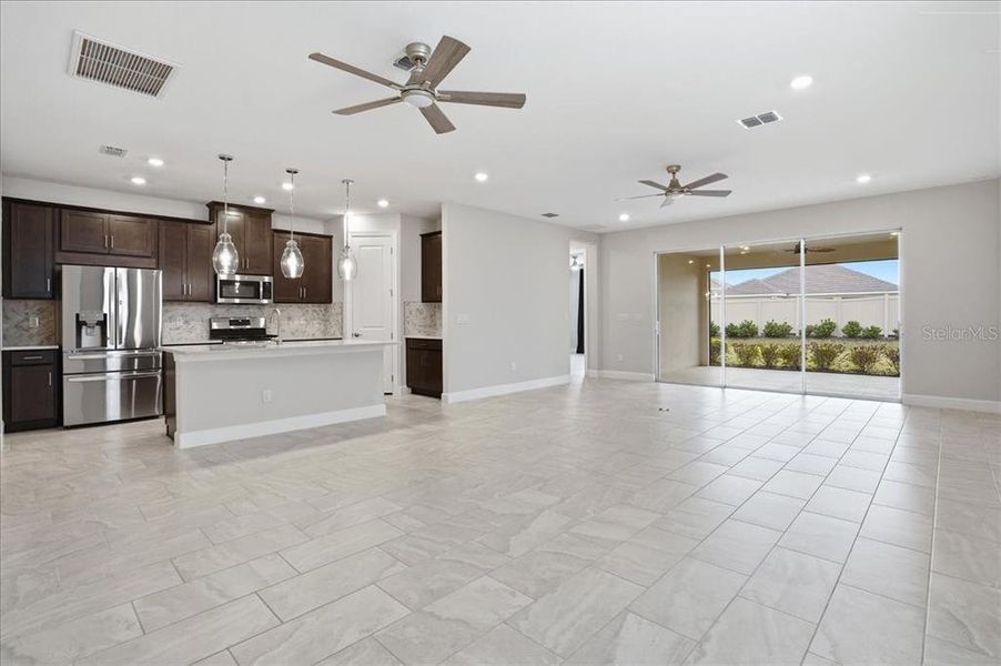 Spacious, unfurnished interior of a new home in , Palmetto (Image 21).