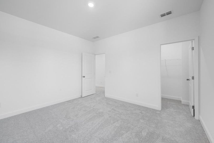 Spacious, unfurnished interior of a new home in Oakmead, Buford (Image 20).