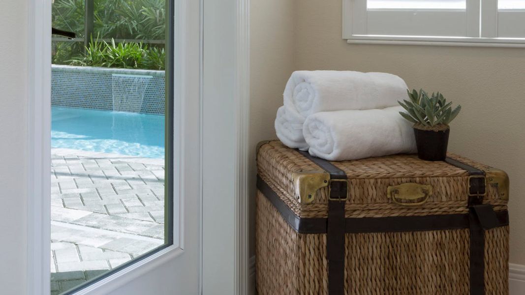 Representative interior finishes for a home built from the Sea Star by Neal Communities in Boca Royale Golf & Country Club Real Estate and Homes for Sale in Englewood, FL - Neal Communities, Englewood (Image 17).
