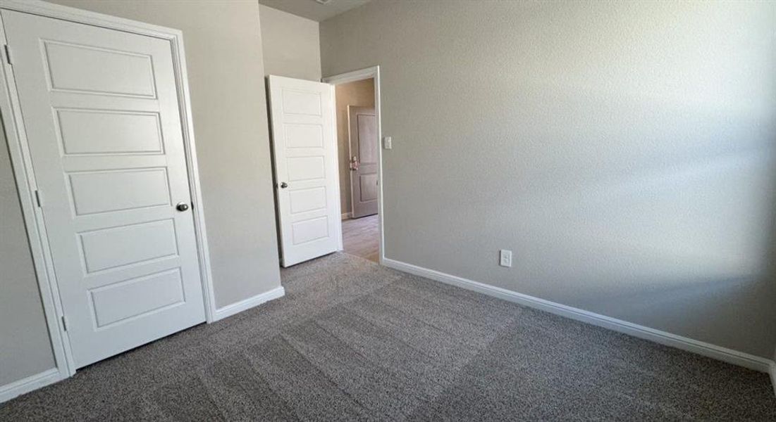 Spacious, unfurnished interior of a new home in Monarch at the Meadows, Ponder (Image 10).