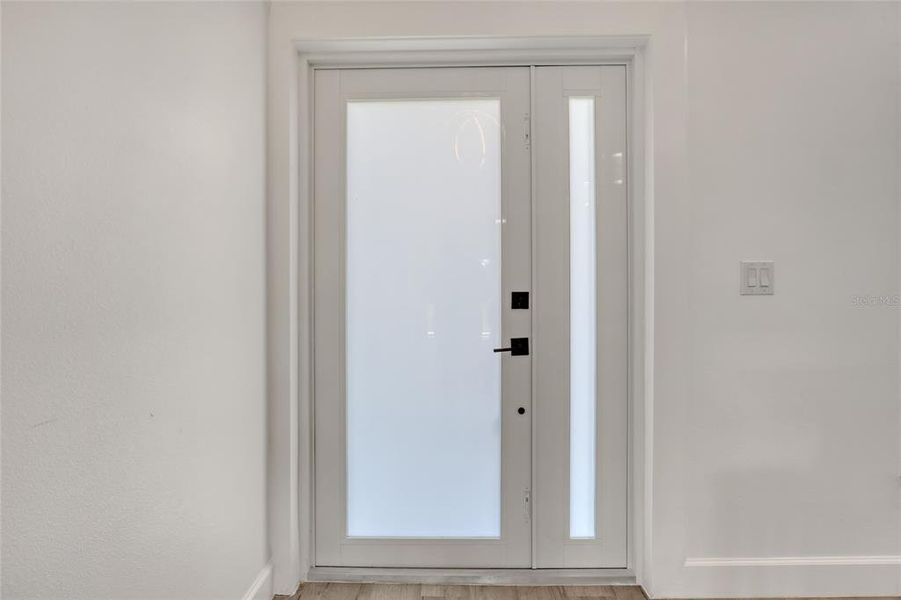 Spacious, unfurnished interior of a new home in , Palm Bay (Image 35).