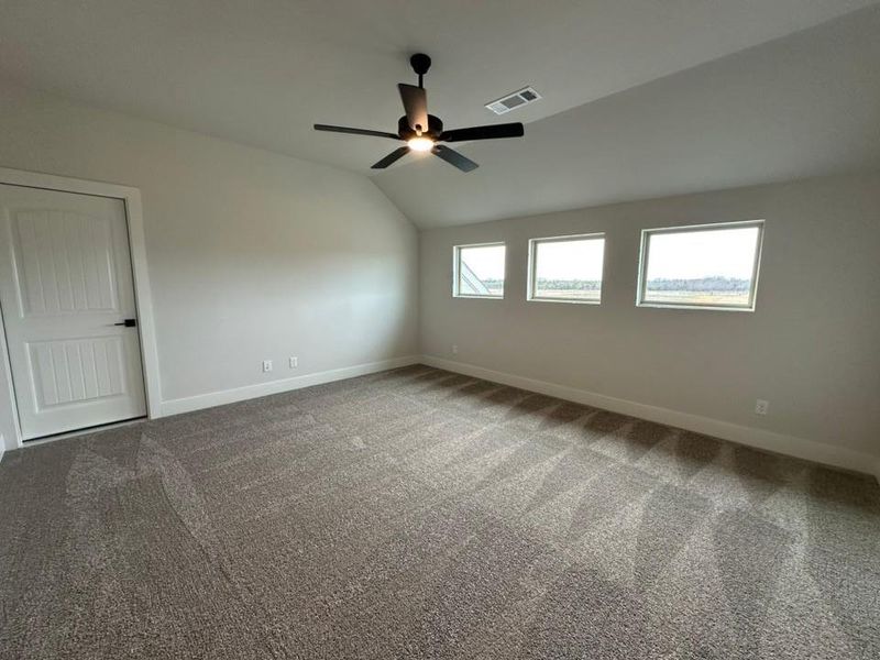 Spacious, unfurnished interior of a new home in Fannin Ranch, Leonard (Image 18).