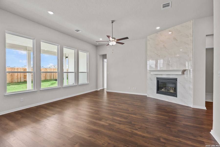 Spacious, unfurnished interior of a new home in Homestead, Schertz (Image 28).