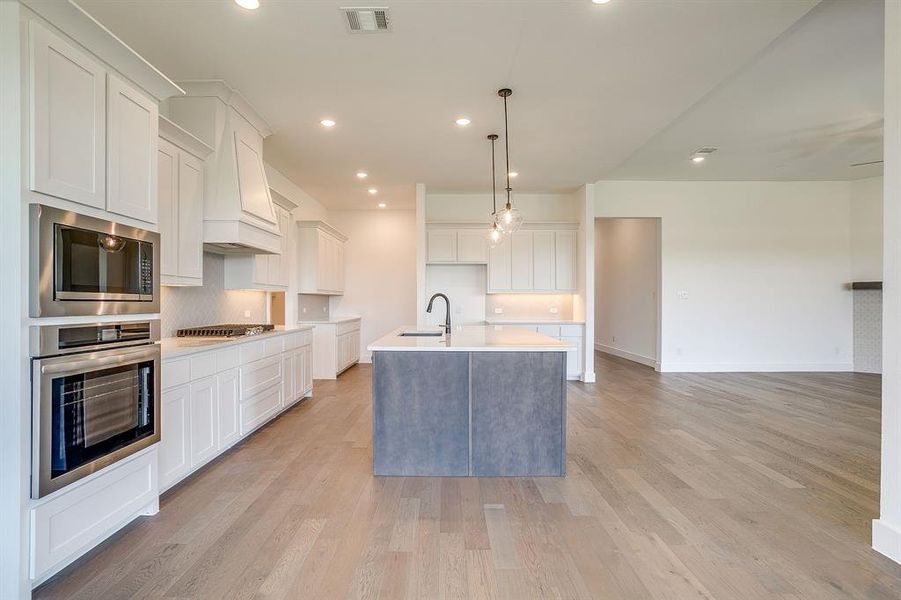 Furnished interior view inside a new home in Pecan Grove, Burleson (Image 16).