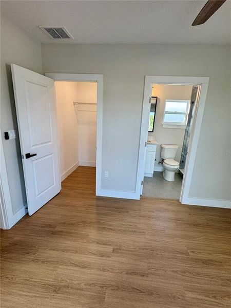 Spacious, unfurnished interior of a new home in , St. Petersburg (Image 17).