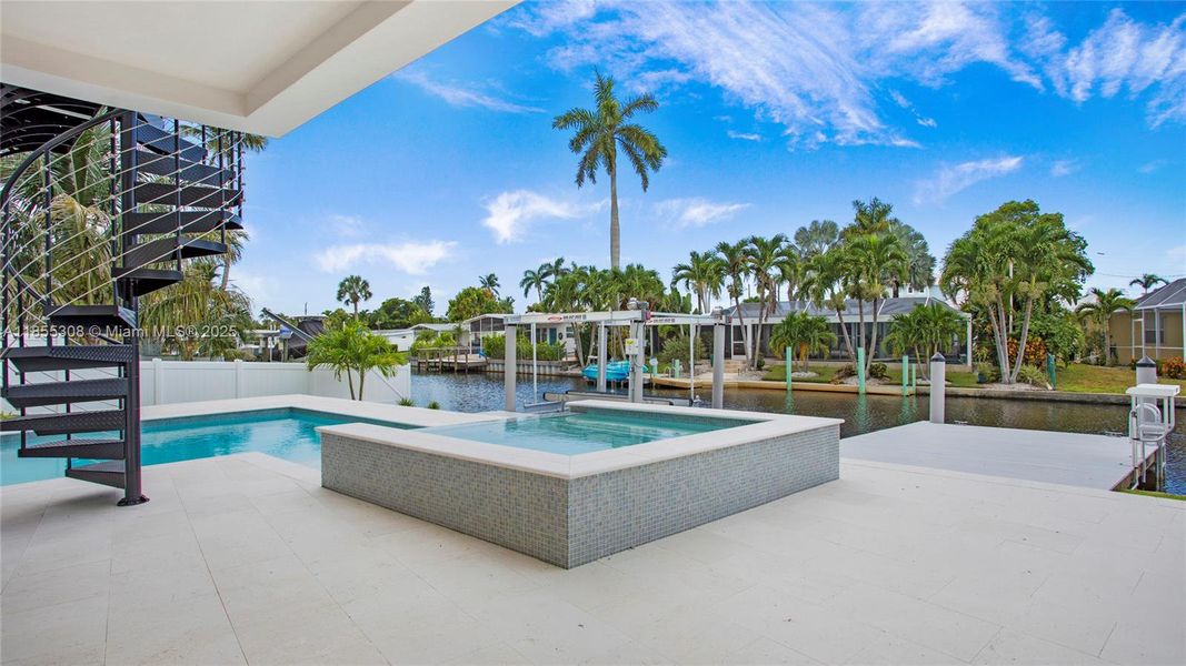 Furnished interior view inside a new home in , Naples (Image 5).