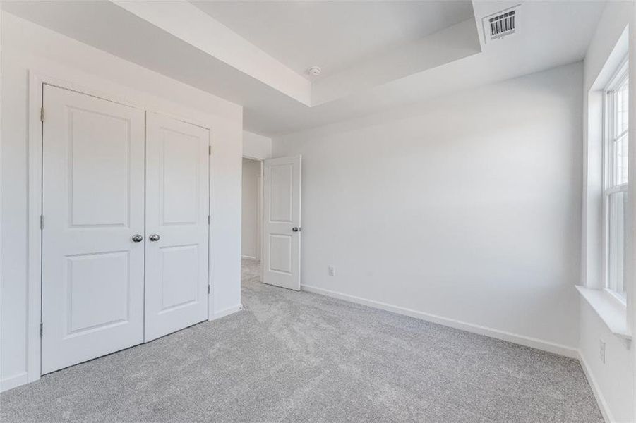 Spacious, unfurnished interior of a new home in Auburn Glen, Dacula (Image 25).