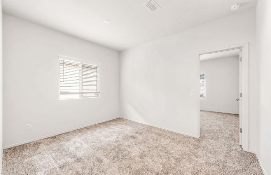 Spacious, unfurnished interior of a new home in El Rancho Santa Rosa, Maricopa (Image 22).