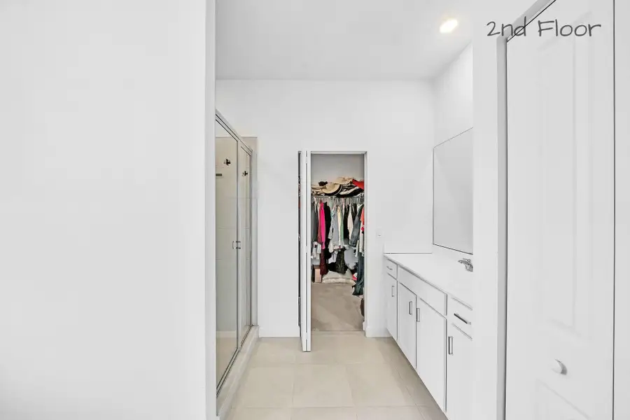 17 Primary Bathroom (1)