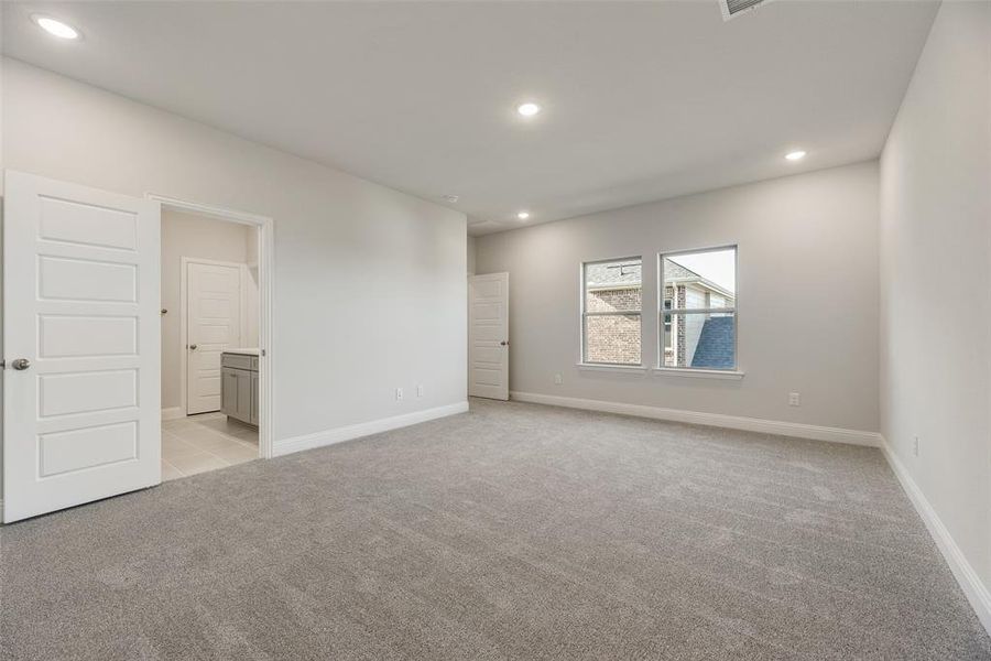 Spacious, unfurnished interior of a new home in Arbors at Legacy Hills, Celina (Image 31).