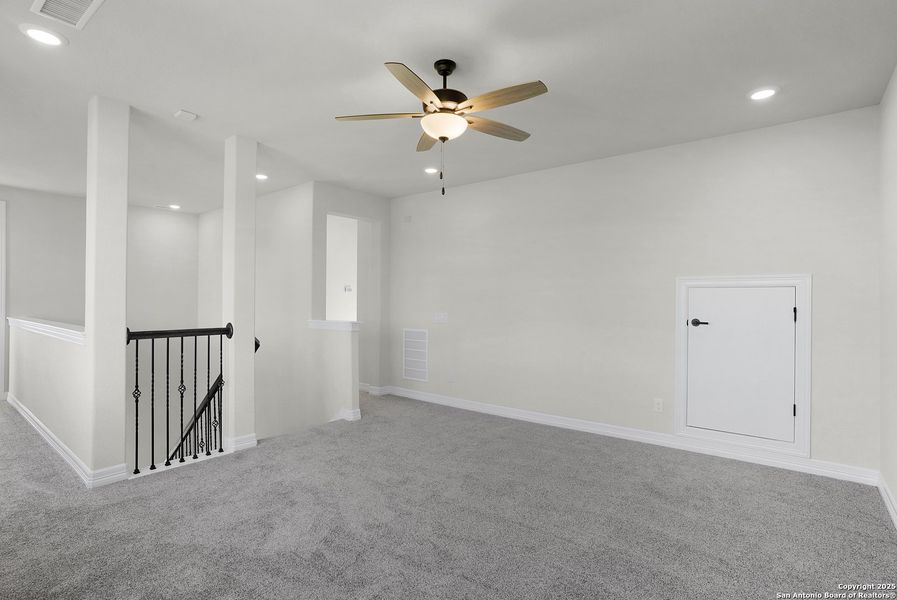 Spacious, unfurnished interior of a new home in Nolte Farms, Seguin (Image 19).