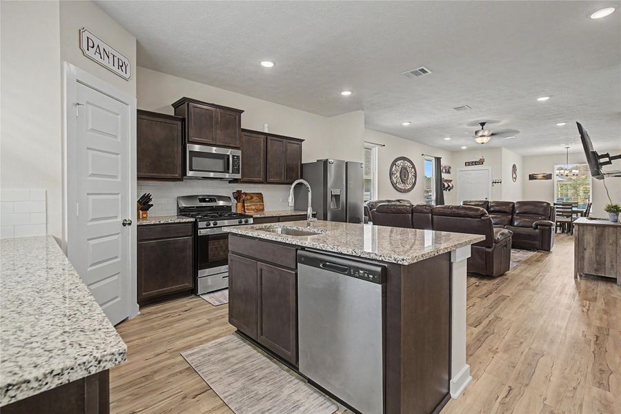 Open Kitchen with island Open Kitchen with island