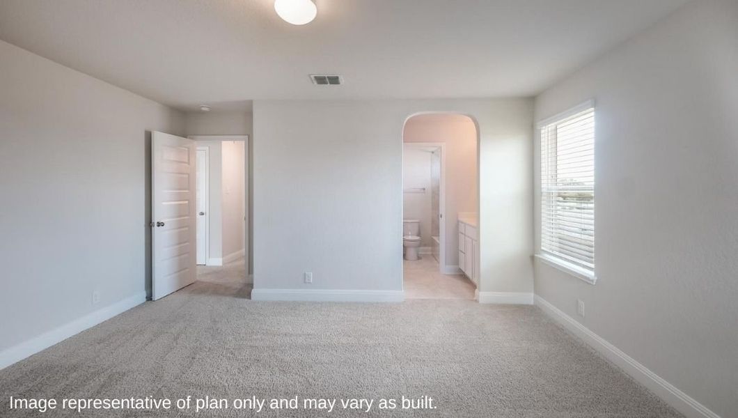Representative unfurnished interior of a home built from the The Clydesdale by D.R. Horton in Veranda, San Antonio (Image 30).