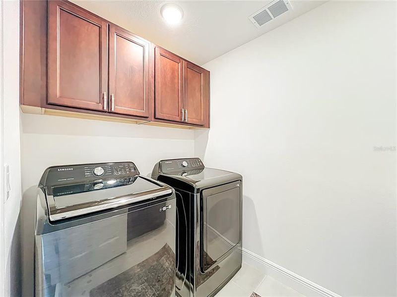 Furnished interior view inside a new home in , Mount Dora (Image 17).