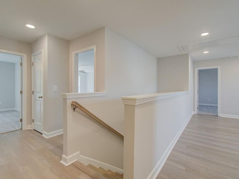 Spacious, unfurnished interior of a new home in Oak Valley Estates, Marietta (Image 20).