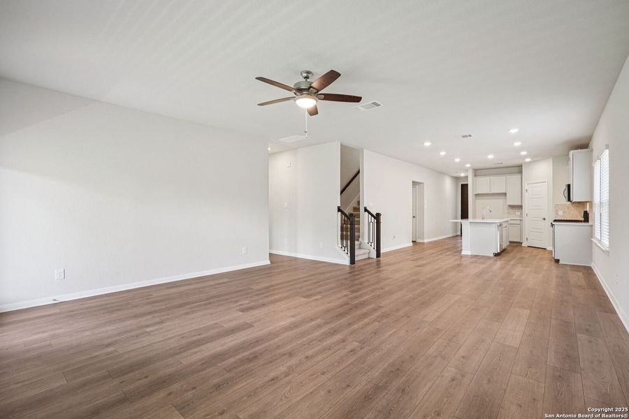 Spacious, unfurnished interior of a new home in Comanche Ridge, San Antonio (Image 39). Spacious, unfurnished interior of a new home in Comanche Ridge, San Antonio (Image 39).