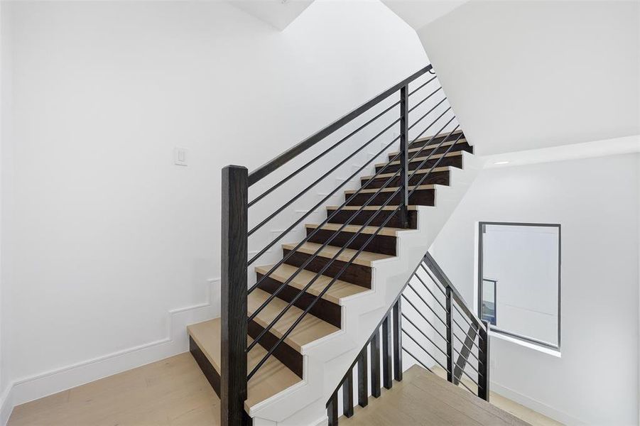 Spacious, unfurnished interior of a new home in , Dallas (Image 21).