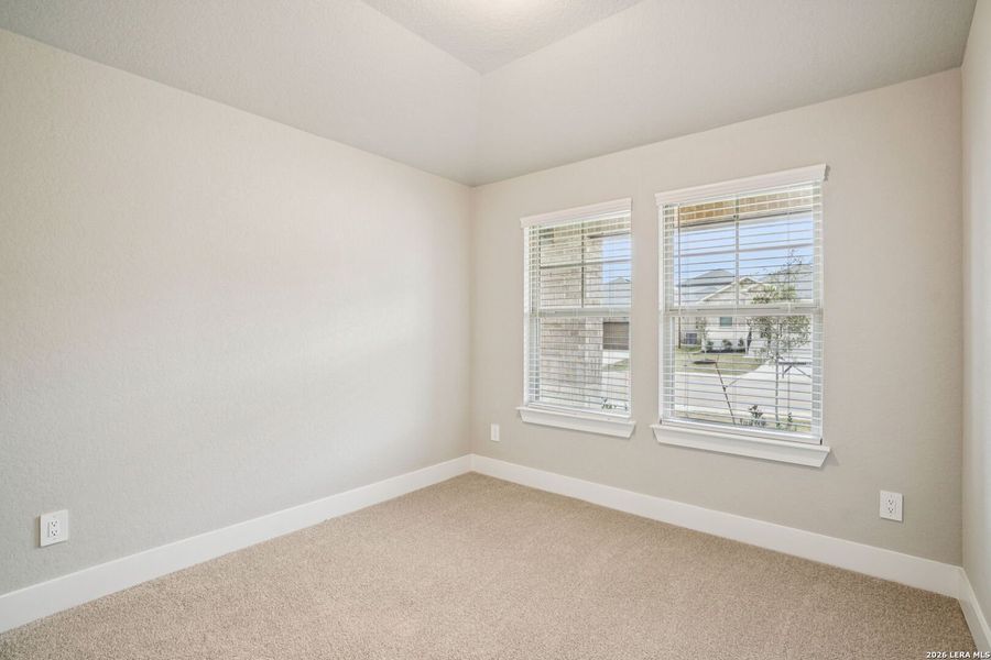 Spacious, unfurnished interior of a new home in Lark Canyon, New Braunfels (Image 27).