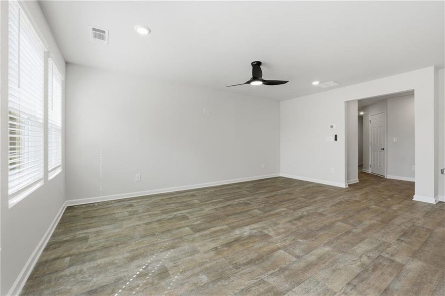 Spacious, unfurnished interior of a new home in Moss Creek, Hogansville (Image 21).