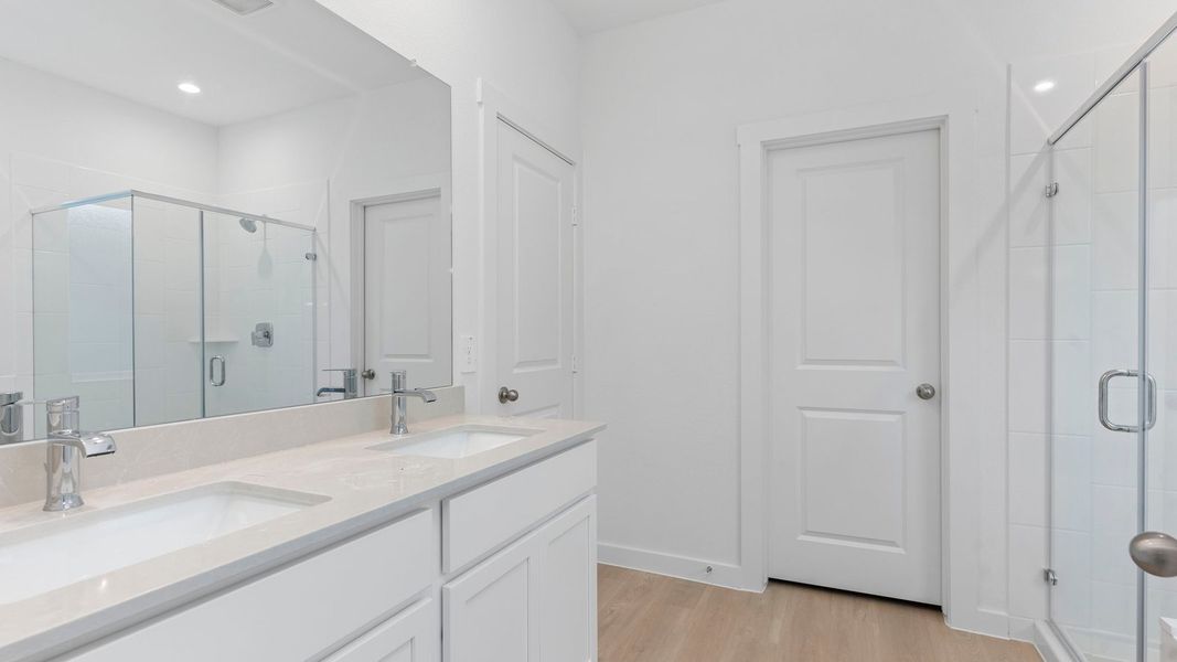 Furnished interior view inside a new home in Holly Ridge, Rosenberg (Image 7).