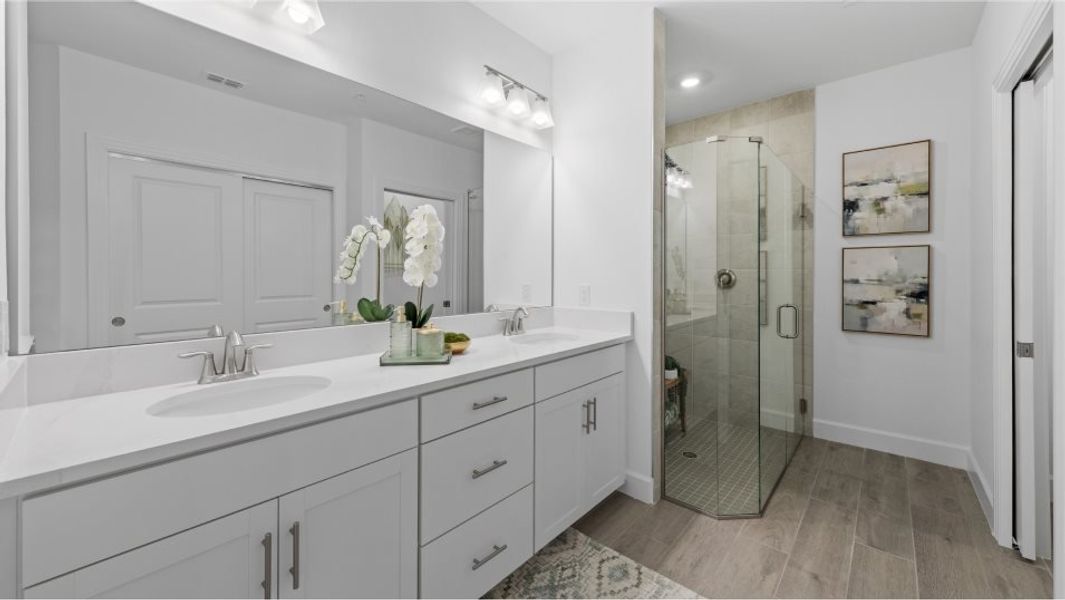 Caviano owner's suite bathroom